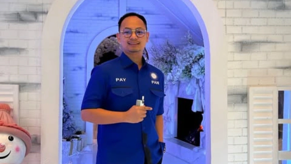 Anggota Dprd Langkat M Rizki Rifai Viral Karena Video Tengah Berpesta Di Danau Toba. [Instagram @Riizpay]